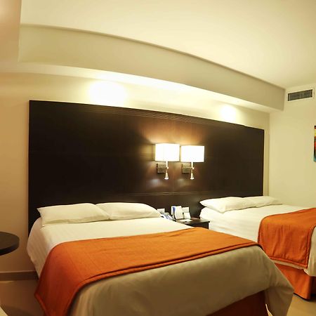Hotel Faranda Express Soloy And Casino, A Member Of Radisson Individuals Panama City Exterior photo