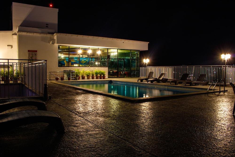 Hotel Faranda Express Soloy And Casino, A Member Of Radisson Individuals Panama City Exterior photo