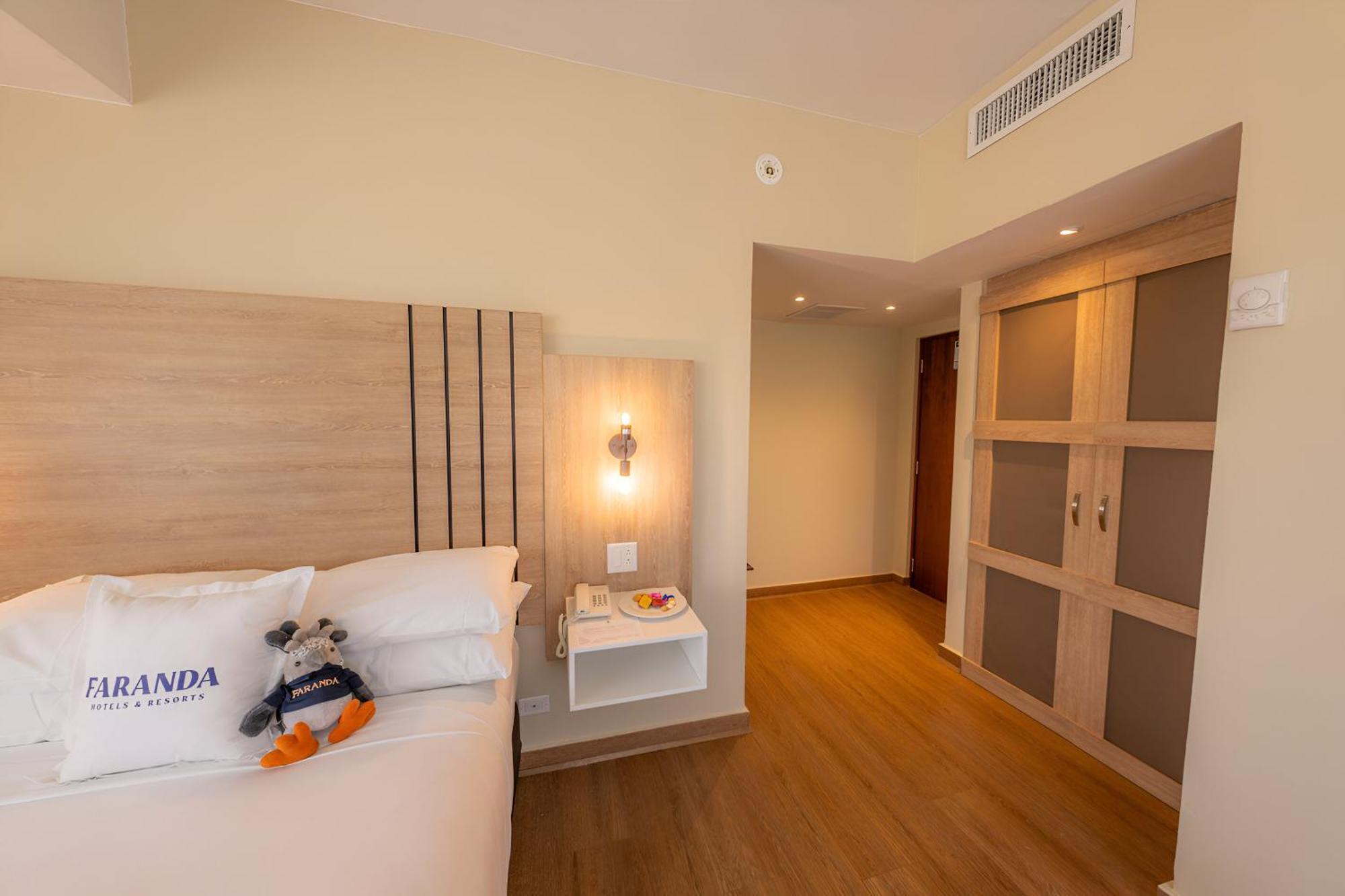 Hotel Faranda Express Soloy And Casino, A Member Of Radisson Individuals Panama City Exterior photo